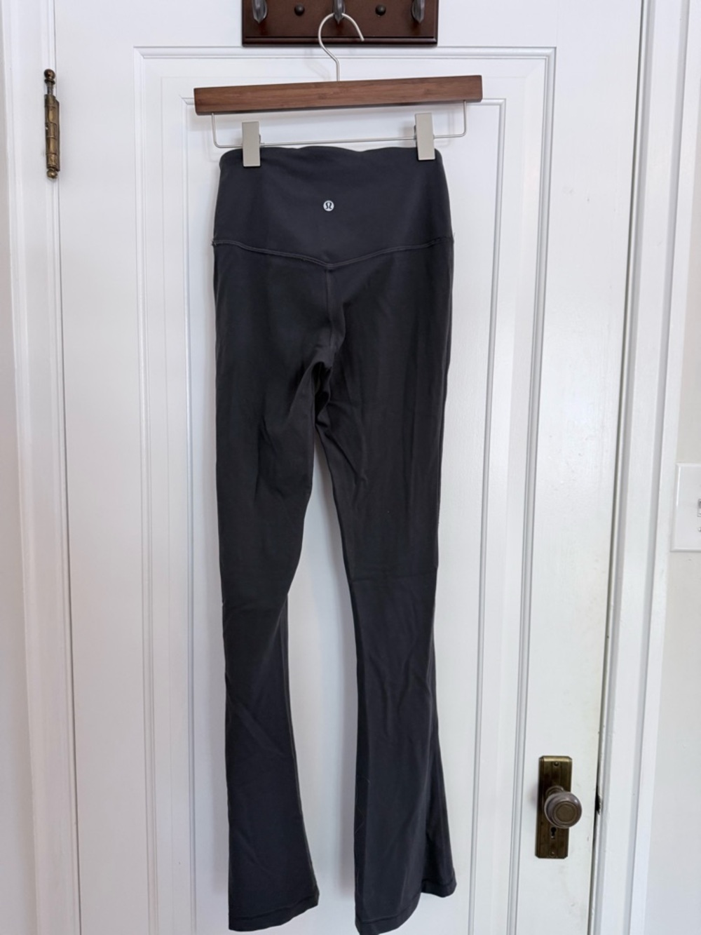 lululemon athletica align bootcut leggings. dark gray size 6
